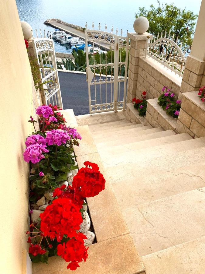Apartments And Rooms Katarina Zivogosce Bagian luar foto