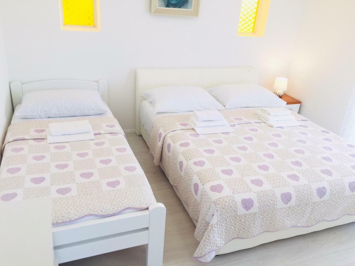 Apartments And Rooms Katarina Zivogosce Bagian luar foto